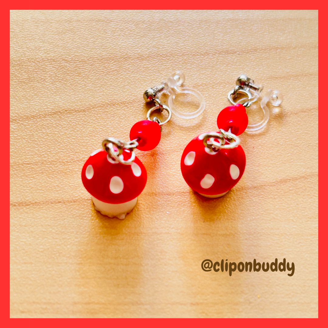 mushroom earrings: (red)