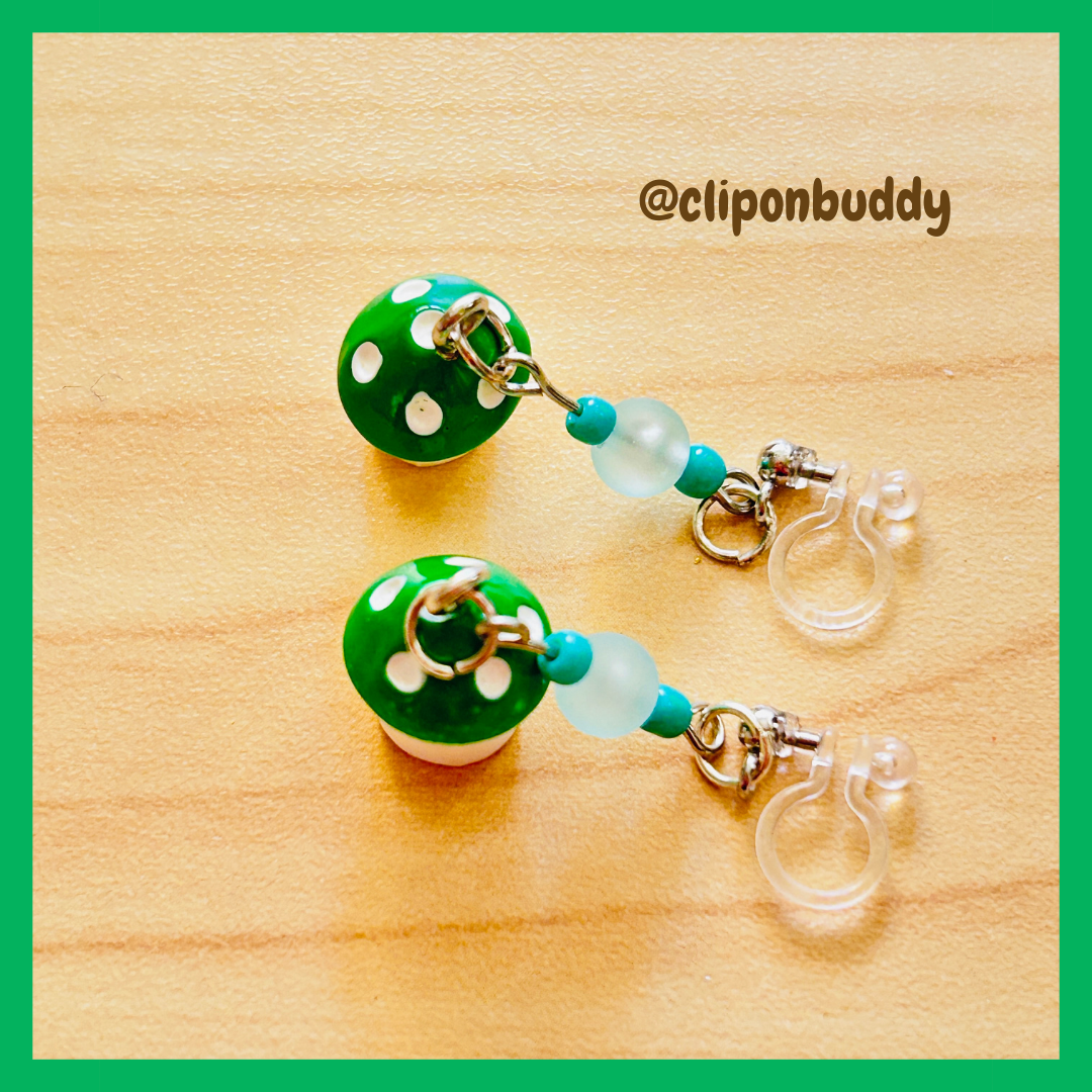 mushroom earrings: (green)